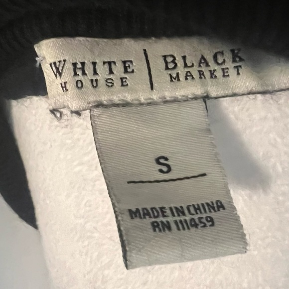 WHBM Sleeveless Turtleneck Sweater - Picture 4 of 4